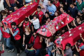 Funerali di alcune vittime dell'attentato suicida a Suruç